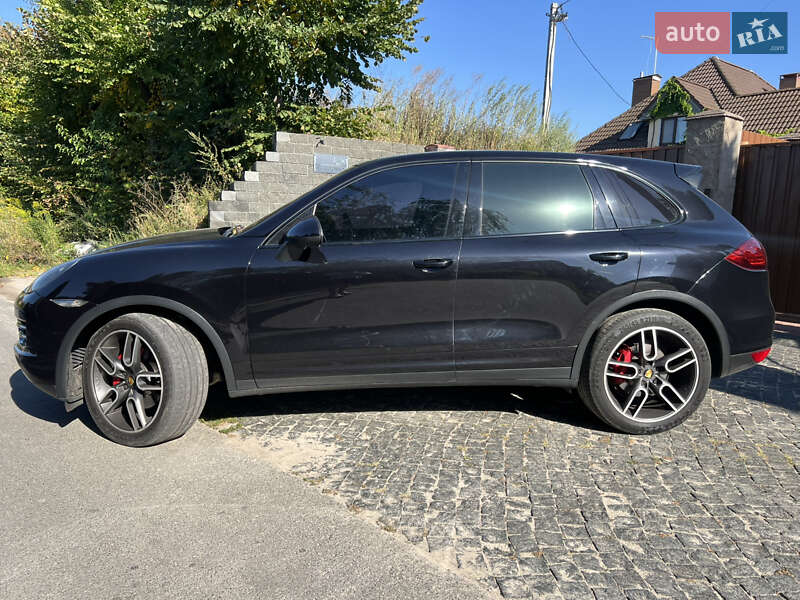 Позашляховик / Кросовер Porsche Cayenne 2011 в Києві