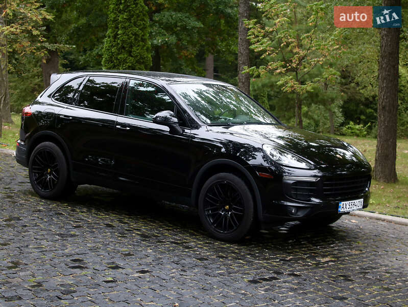 Позашляховик / Кросовер Porsche Cayenne 2015 в 