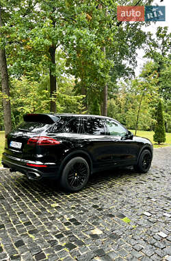 Позашляховик / Кросовер Porsche Cayenne 2015 в 