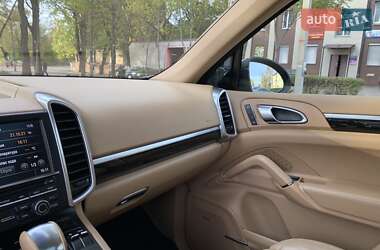 Позашляховик / Кросовер Porsche Cayenne 2011 в 