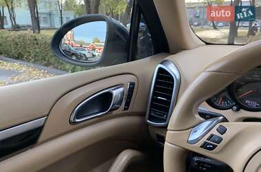 Позашляховик / Кросовер Porsche Cayenne 2011 в 