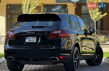 Позашляховик / Кросовер Porsche Cayenne 2012 в 