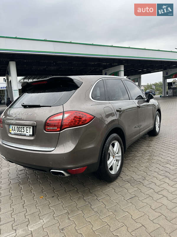 Позашляховик / Кросовер Porsche Cayenne 2012 в Києві