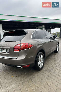 Внедорожник / Кроссовер Porsche Cayenne 2012 в 
