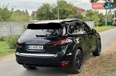 Внедорожник / Кроссовер Porsche Cayenne 2011 в 