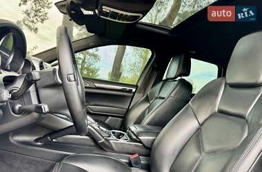 Внедорожник / Кроссовер Porsche Cayenne 2011 в 