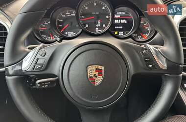 Внедорожник / Кроссовер Porsche Cayenne 2011 в 