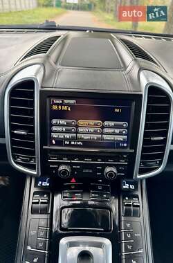 Внедорожник / Кроссовер Porsche Cayenne 2011 в 