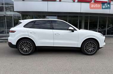 Позашляховик / Кросовер Porsche Cayenne 2019 в 