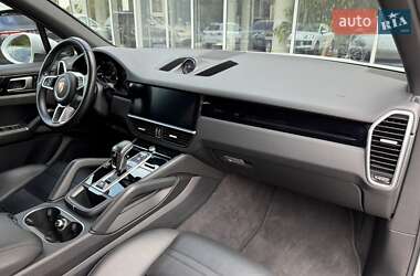 Позашляховик / Кросовер Porsche Cayenne 2019 в 