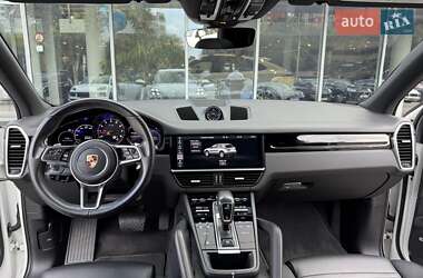 Позашляховик / Кросовер Porsche Cayenne 2019 в 