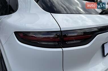 Позашляховик / Кросовер Porsche Cayenne 2019 в 