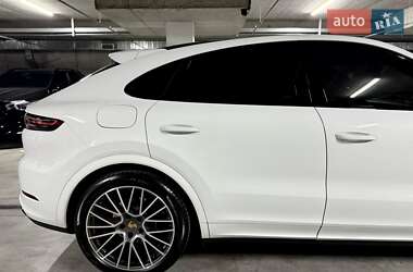 Внедорожник / Кроссовер Porsche Cayenne 2019 в 