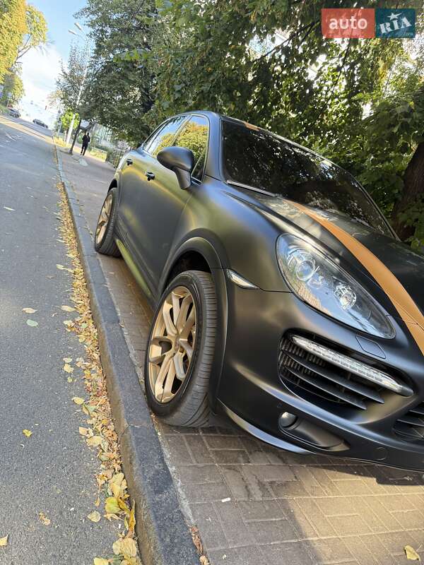 Позашляховик / Кросовер Porsche Cayenne 2010 в Києві