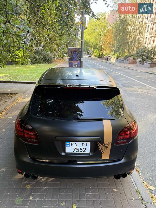 Позашляховик / Кросовер Porsche Cayenne 2010 в Києві