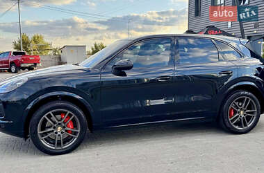 Позашляховик / Кросовер Porsche Cayenne 2019 в 