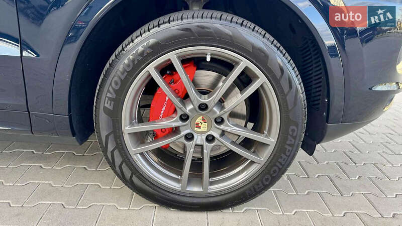 Позашляховик / Кросовер Porsche Cayenne 2019 в Києві