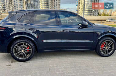 Позашляховик / Кросовер Porsche Cayenne 2019 в 
