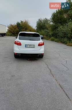 Позашляховик / Кросовер Porsche Cayenne 2013 в 