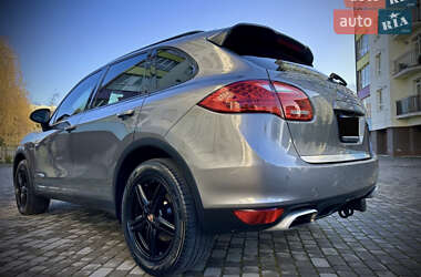 Внедорожник / Кроссовер Porsche Cayenne 2013 в 