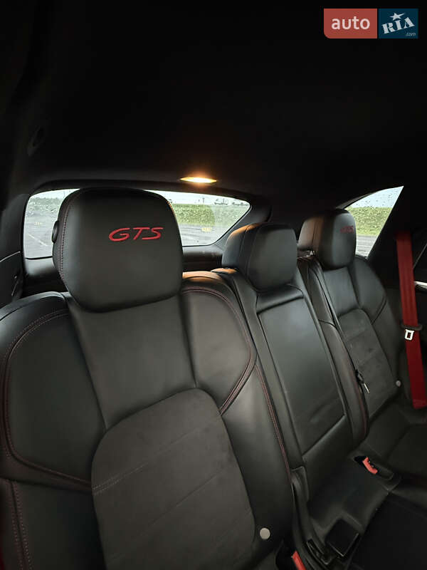 Внедорожник / Кроссовер Porsche Cayenne 2013 в Львове