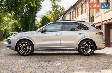 Позашляховик / Кросовер Porsche Cayenne 2020 в 