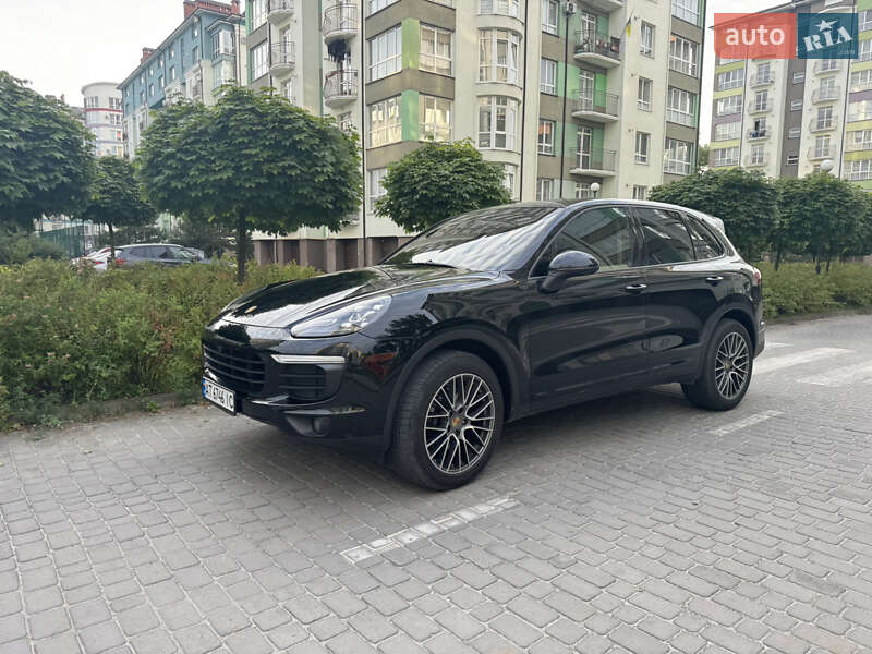 Внедорожник / Кроссовер Porsche Cayenne 2015 в Косове