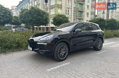 Позашляховик / Кросовер Porsche Cayenne 2015 в 