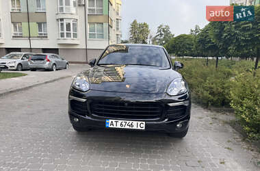 Позашляховик / Кросовер Porsche Cayenne 2015 в 
