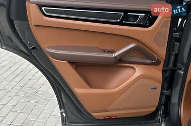 Позашляховик / Кросовер Porsche Cayenne 2020 в 