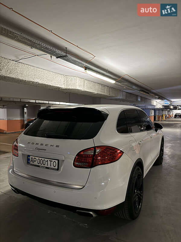 Внедорожник / Кроссовер Porsche Cayenne 2013 в Запорожье