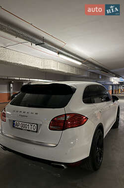 Позашляховик / Кросовер Porsche Cayenne 2013 в 