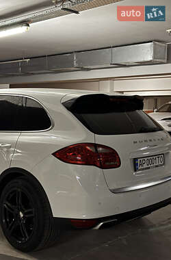 Позашляховик / Кросовер Porsche Cayenne 2013 в 