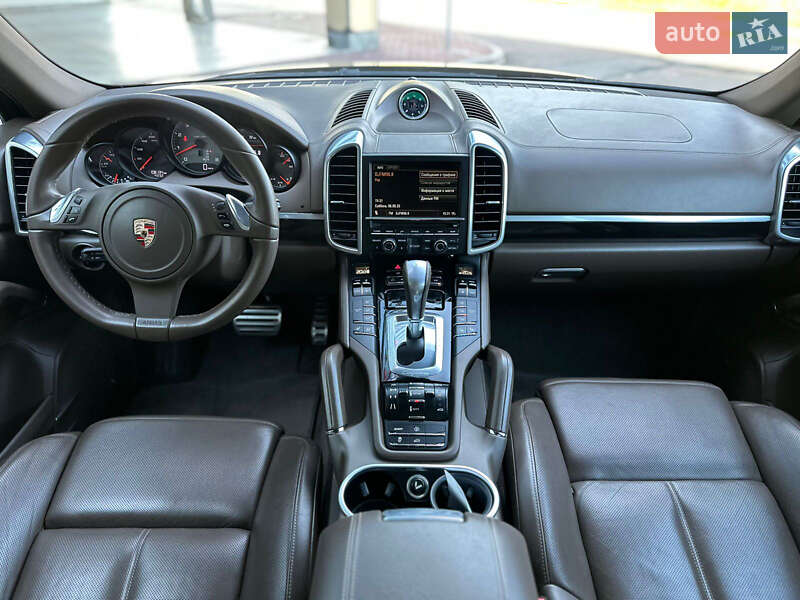 Позашляховик / Кросовер Porsche Cayenne 2012 в Києві