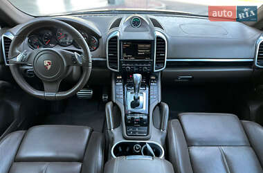 Позашляховик / Кросовер Porsche Cayenne 2012 в 