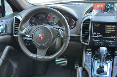 Позашляховик / Кросовер Porsche Cayenne 2012 в 