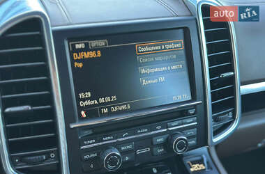 Позашляховик / Кросовер Porsche Cayenne 2012 в 