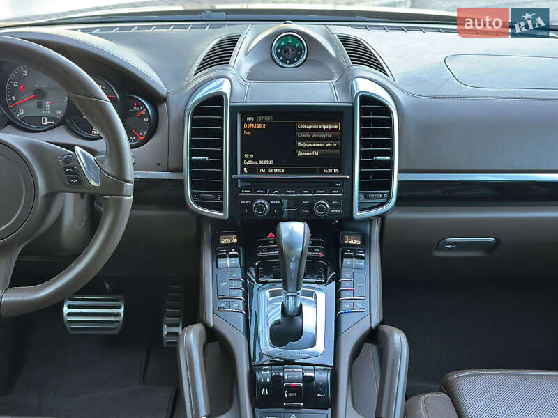 Позашляховик / Кросовер Porsche Cayenne 2012 в Києві