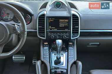 Позашляховик / Кросовер Porsche Cayenne 2012 в 