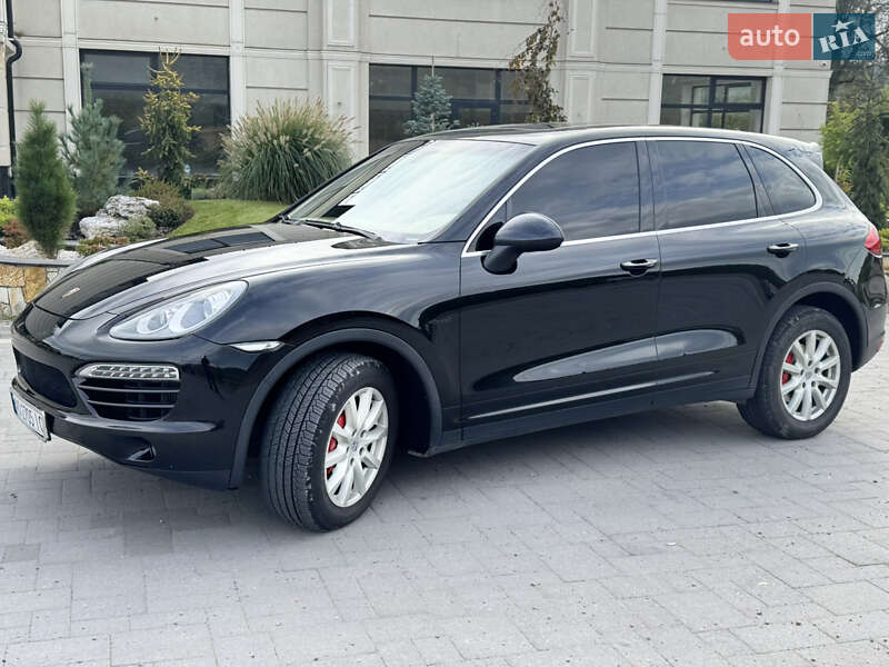 Позашляховик / Кросовер Porsche Cayenne 2011 в Хусті
