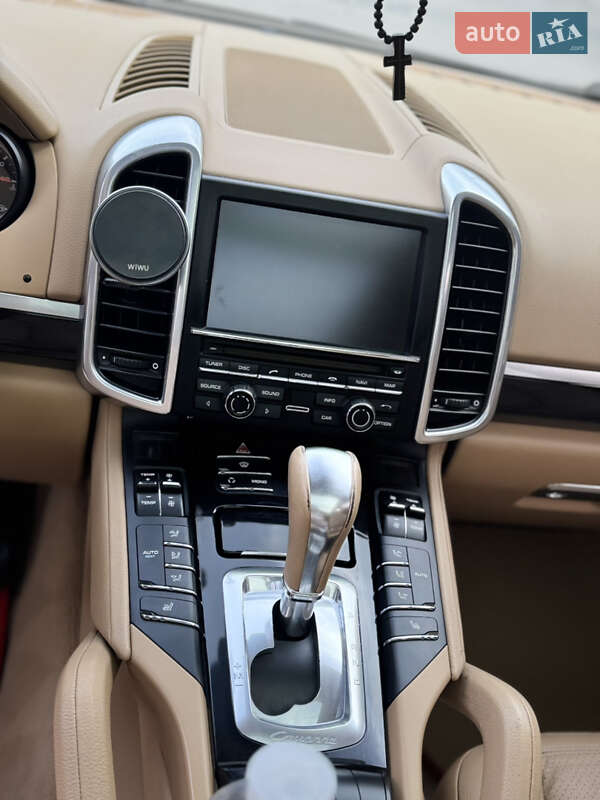 Позашляховик / Кросовер Porsche Cayenne 2011 в Хусті