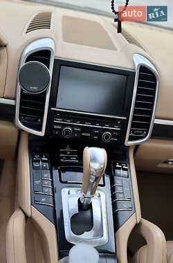 Внедорожник / Кроссовер Porsche Cayenne 2011 в 