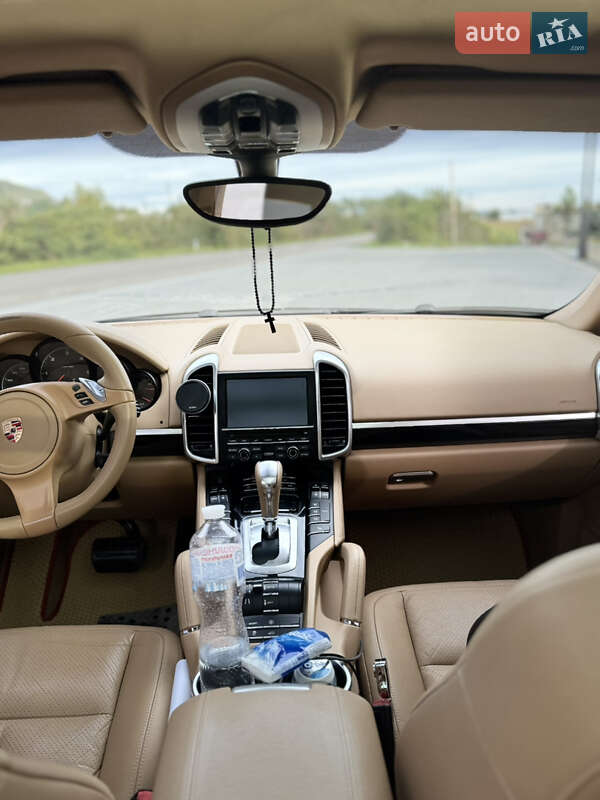Позашляховик / Кросовер Porsche Cayenne 2011 в Хусті