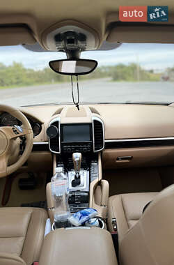 Внедорожник / Кроссовер Porsche Cayenne 2011 в 