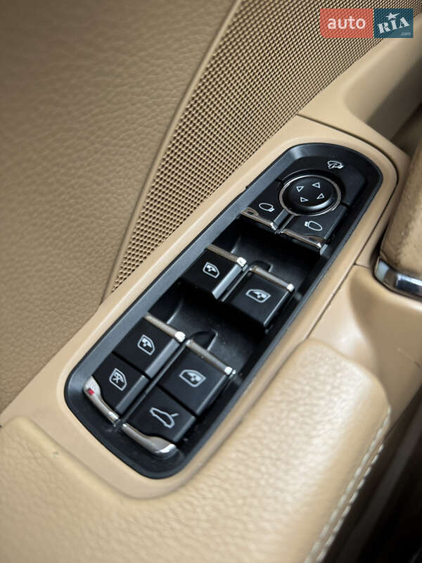 Позашляховик / Кросовер Porsche Cayenne 2011 в Хусті