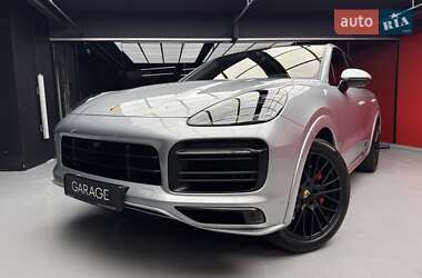 Позашляховик / Кросовер Porsche Cayenne 2020 в 