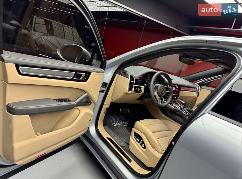 Позашляховик / Кросовер Porsche Cayenne 2020 в Києві
