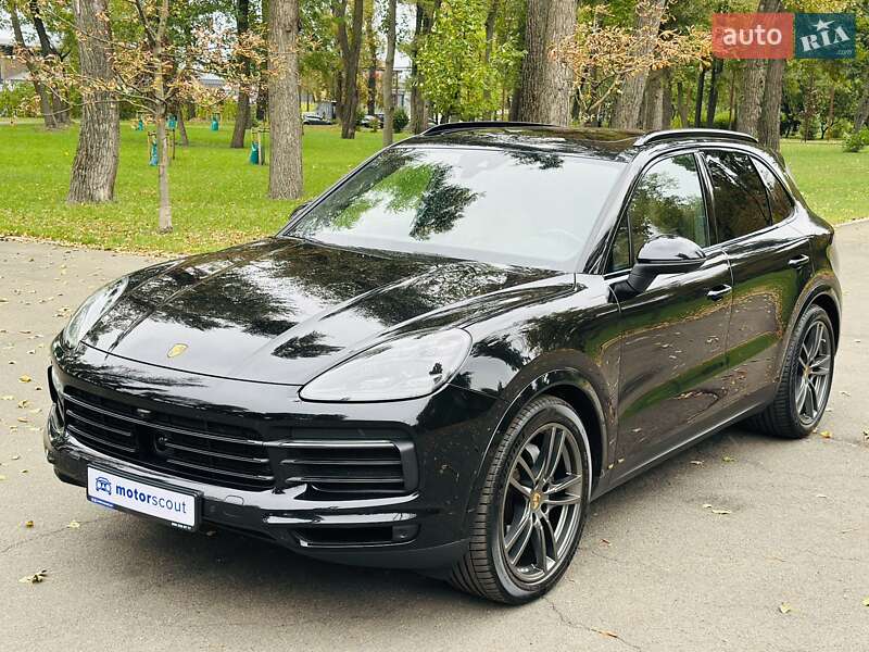 Позашляховик / Кросовер Porsche Cayenne 2018 в 