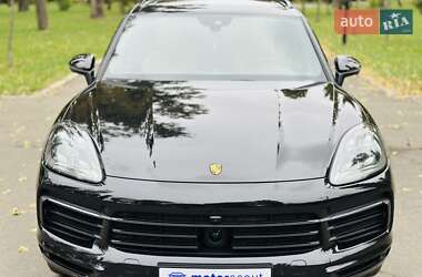 Позашляховик / Кросовер Porsche Cayenne 2018 в 
