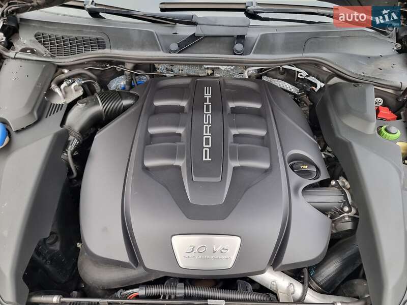 Внедорожник / Кроссовер Porsche Cayenne 2013 в Смеле